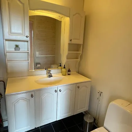 Sentral Og Romslig Naert Senja Finnsnes