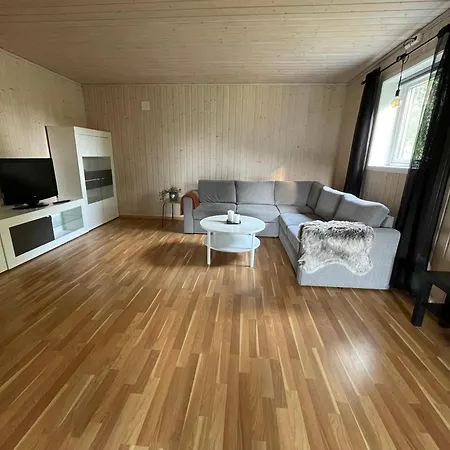 Lägenhet Sentral Og Romslig Naert Senja Finnsnes