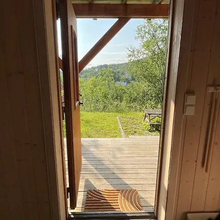 Sentral Og Romslig Naert Senja * Finnsnes