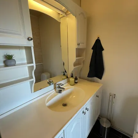 Sentral Og Romslig Naert Senja Apartament *