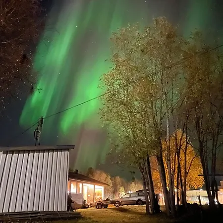 Sentral Og Romslig Naert Senja