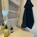 Apartamento Sentral Og Romslig Naert Senja