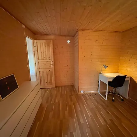 Apartamento Sentral Og Romslig Naert Senja