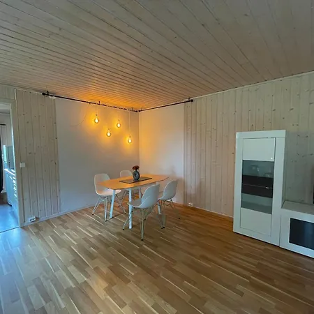 Apartamento Sentral Og Romslig Naert Senja *